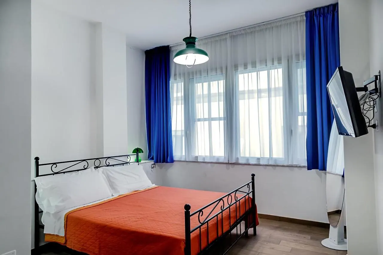 1970 Rooms Napoli 2*,